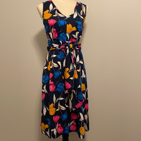 Ann Taylor Dresses & Skirts - Ann Taylor navy floral dress